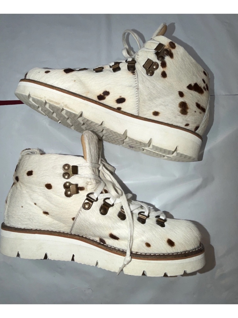 Urban Outfitters (UO) BDG Clara COW HAIR Print Hiker LUG Boots, women’s Size 8